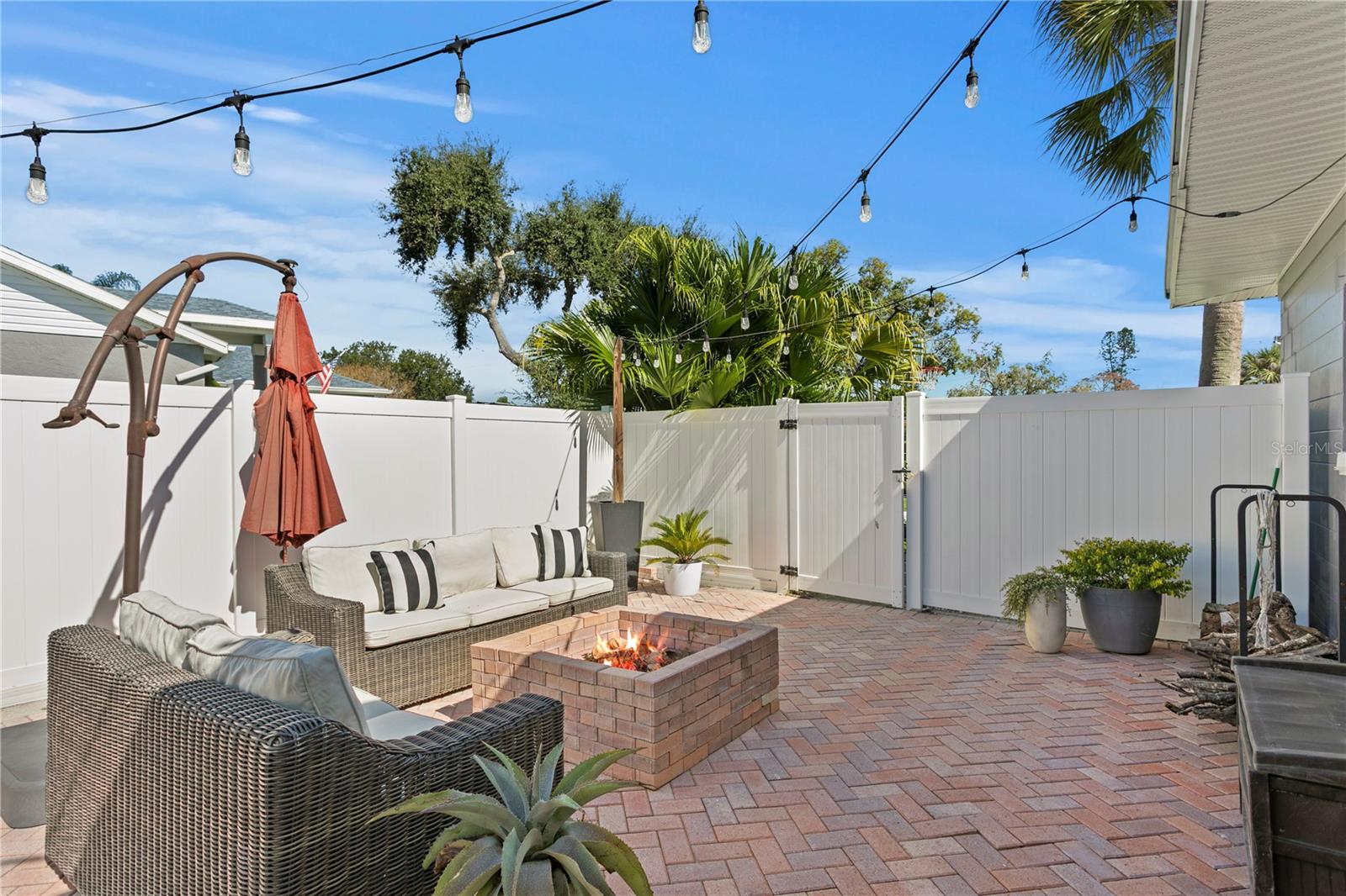 MAXIMO MOORINGS - Residential
