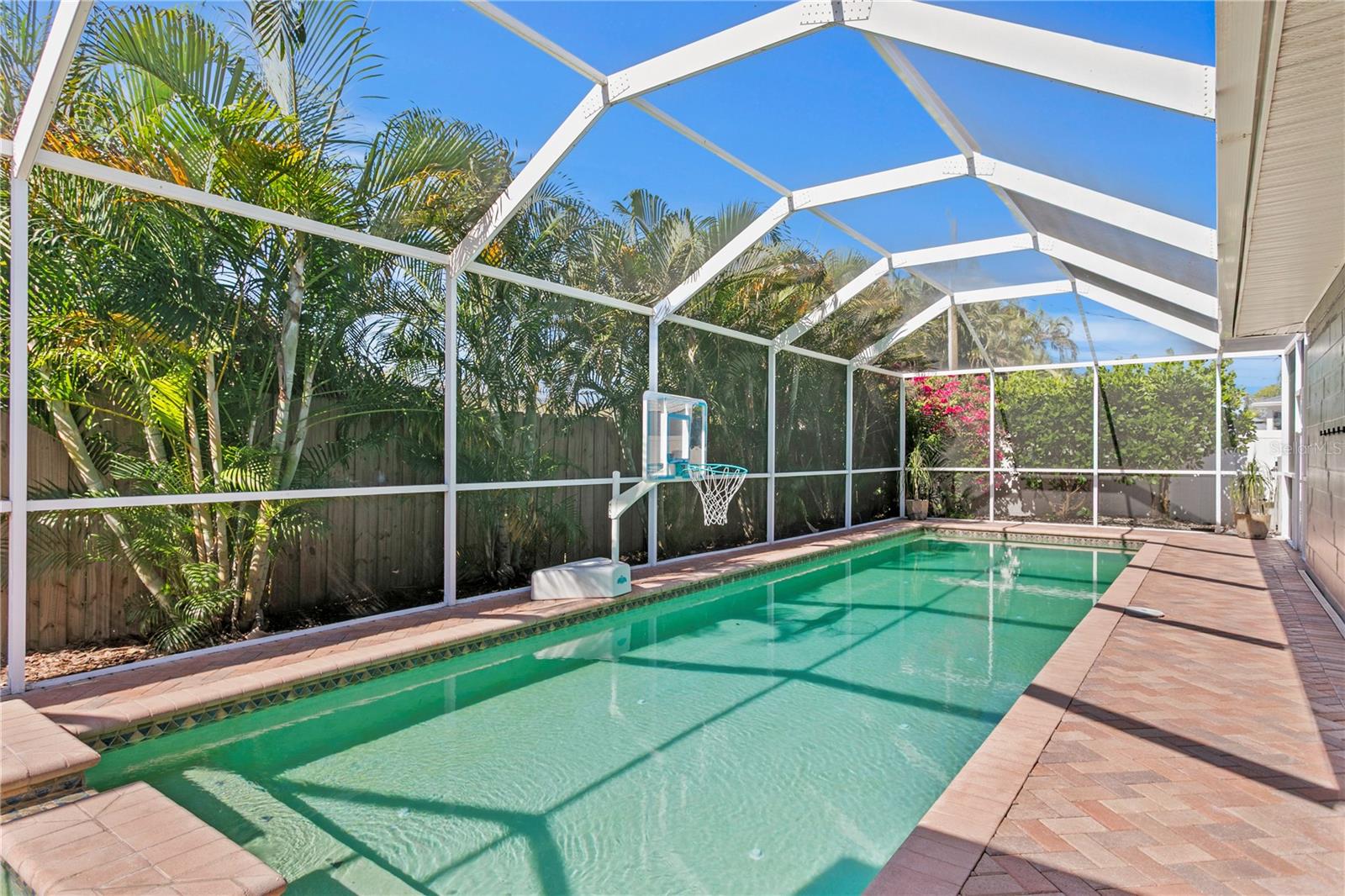 MAXIMO MOORINGS - Residential
