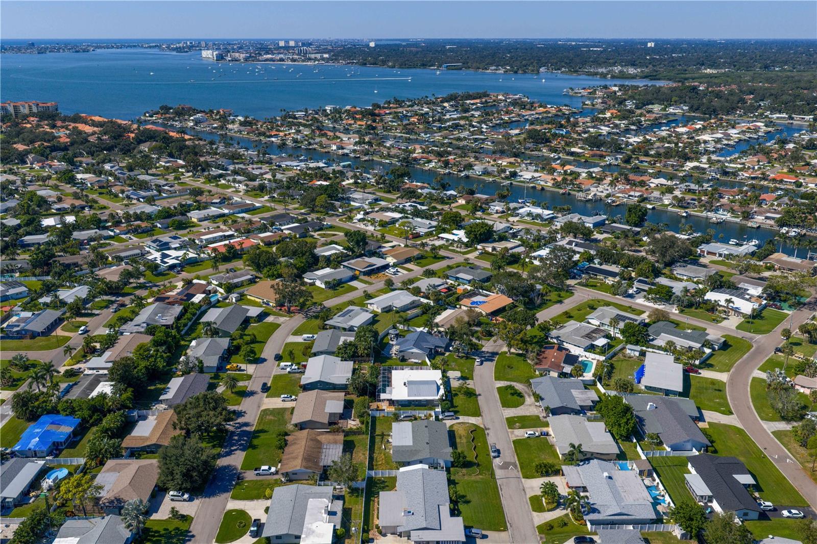 MAXIMO MOORINGS - Residential