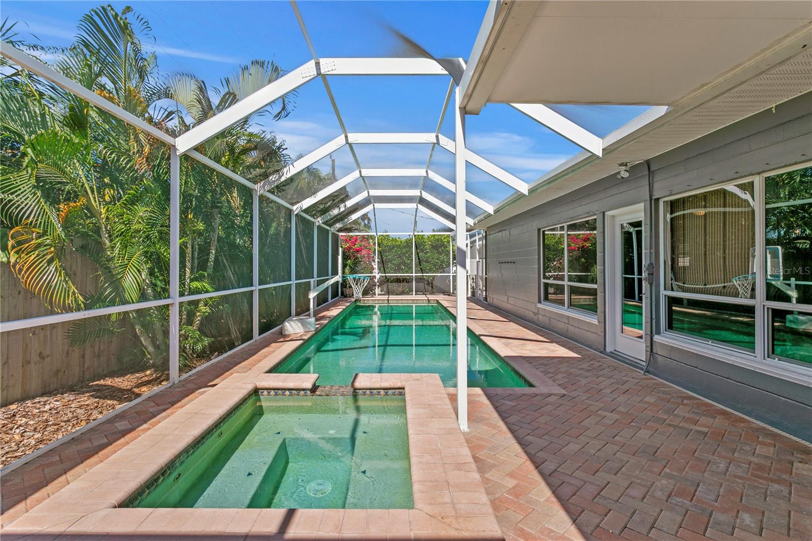 MAXIMO MOORINGS - Residential