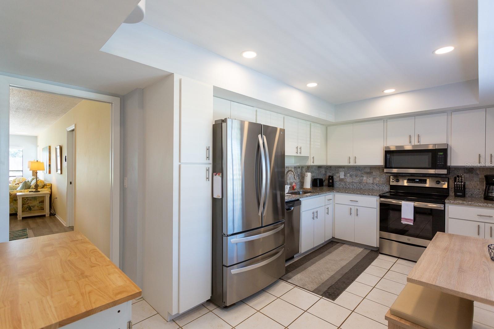 GOLF POINTE AT PALM-AIRE CC SEC II - Residential Lease