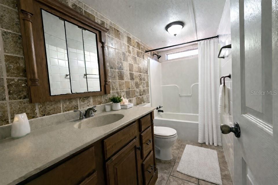 HILLSIDE ACRES - Residential