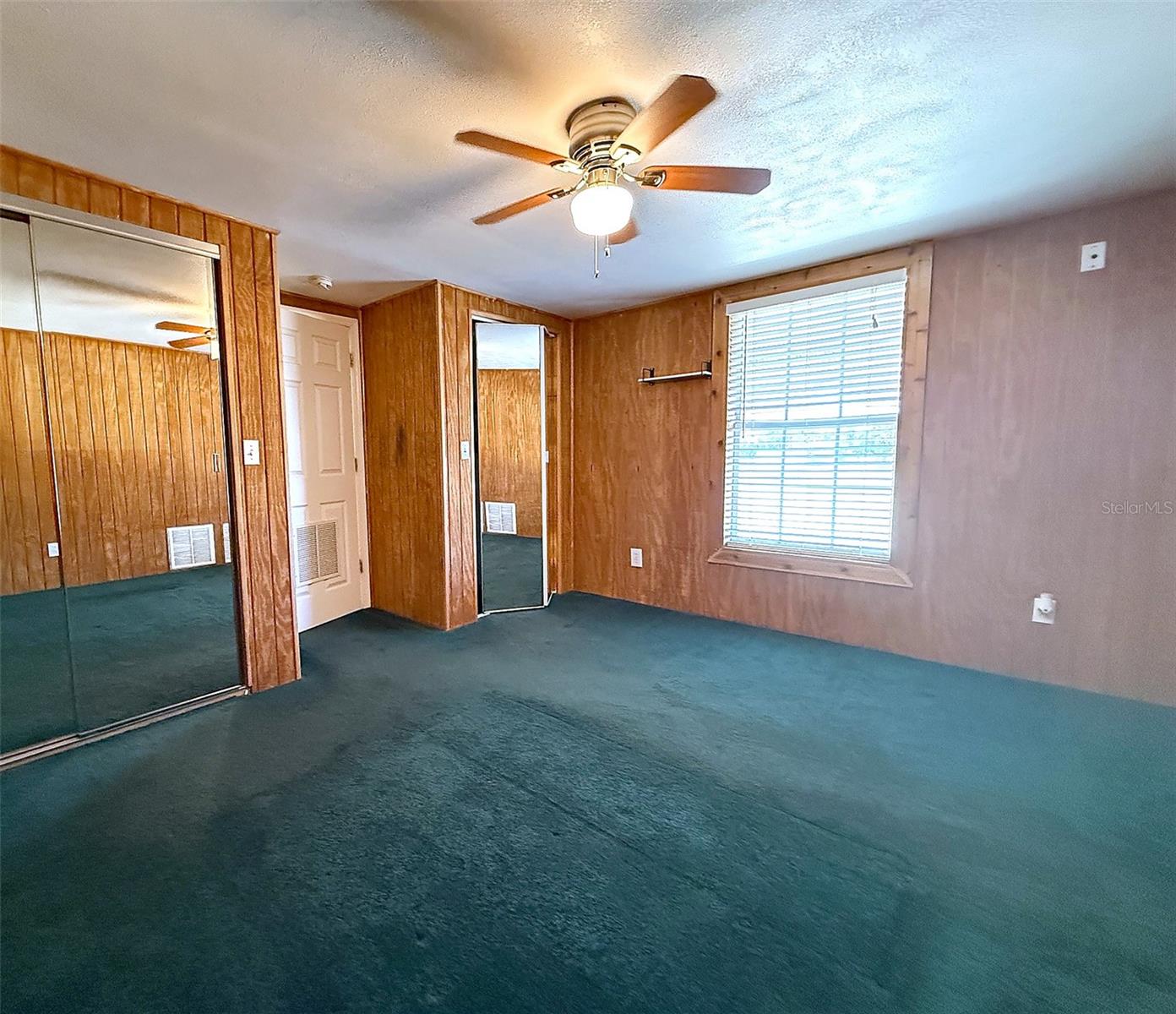 HILLSIDE ACRES - Residential