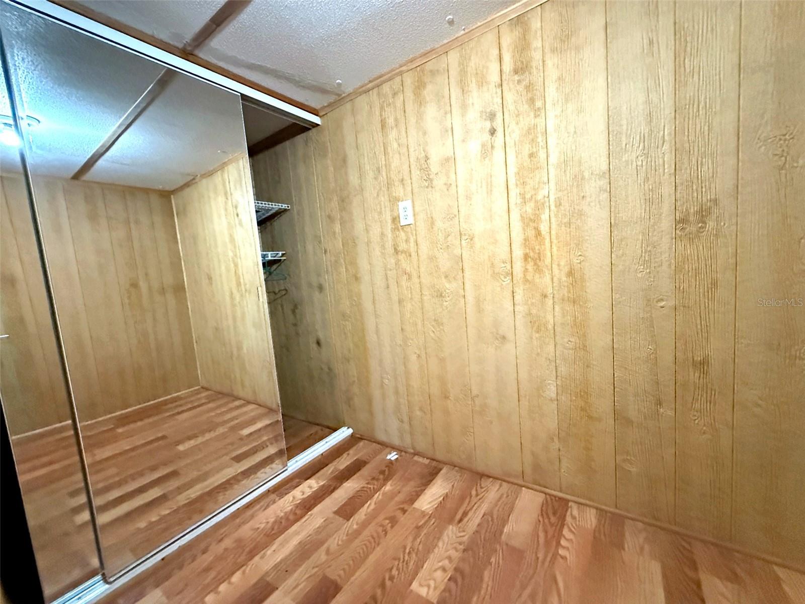 HILLSIDE ACRES - Residential