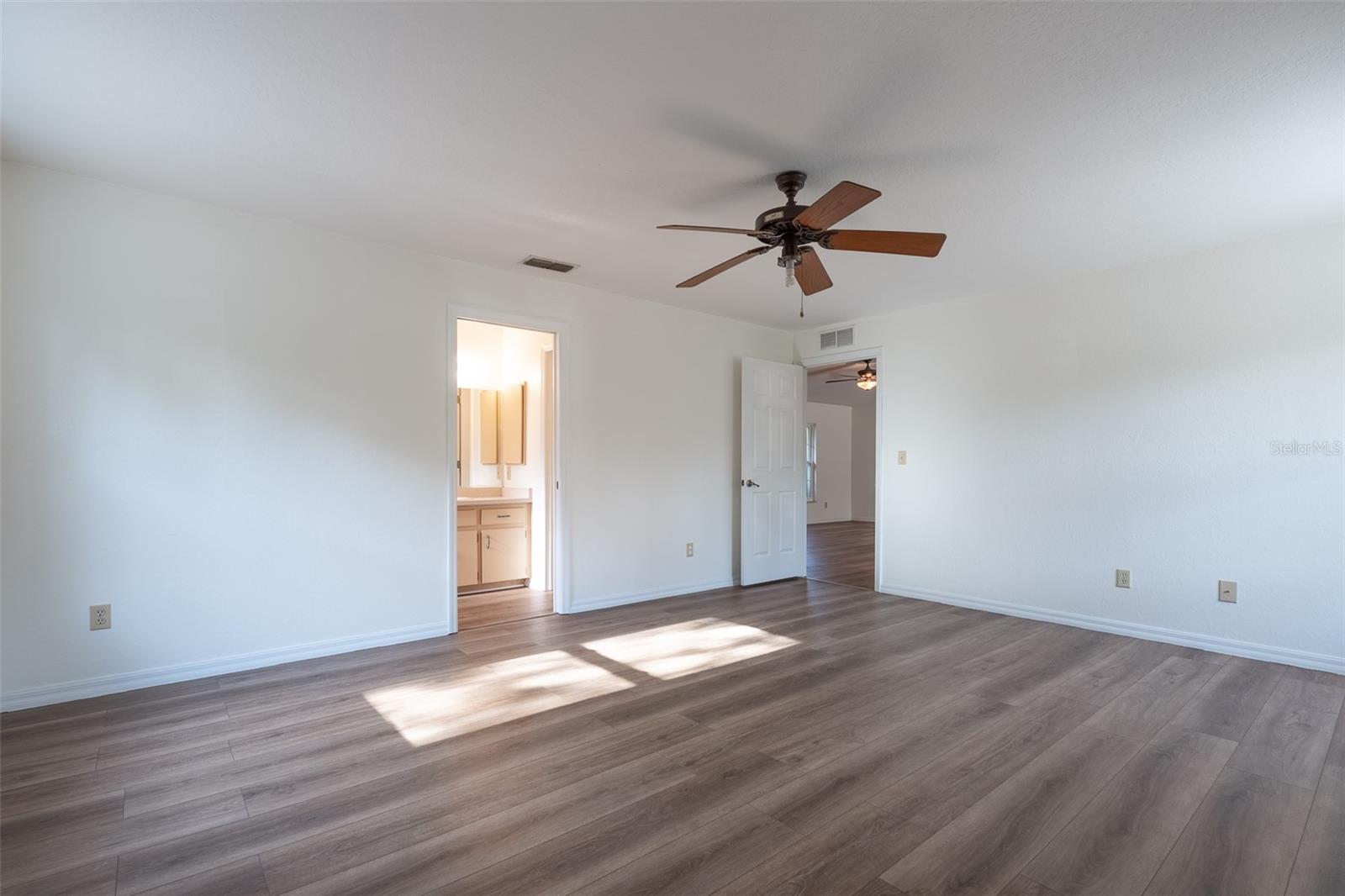 MARION OAKS UN 04 - Residential