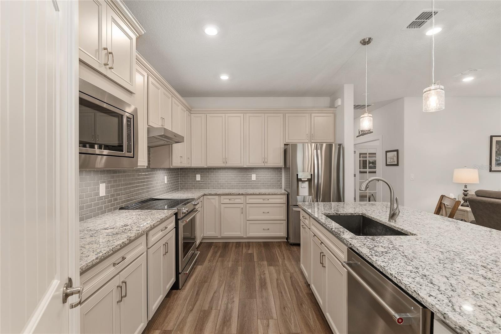 STONE CREEK / WELLINGTON - Residential