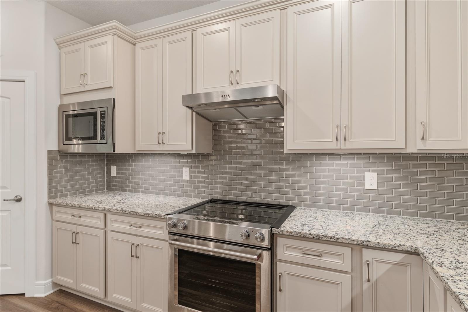 STONE CREEK / WELLINGTON - Residential