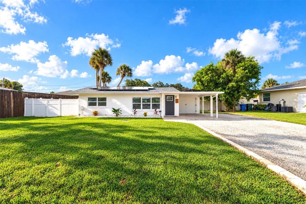 Photo of 315 Azalea Road, Venice, FL 34293 (MLS # A4705863)