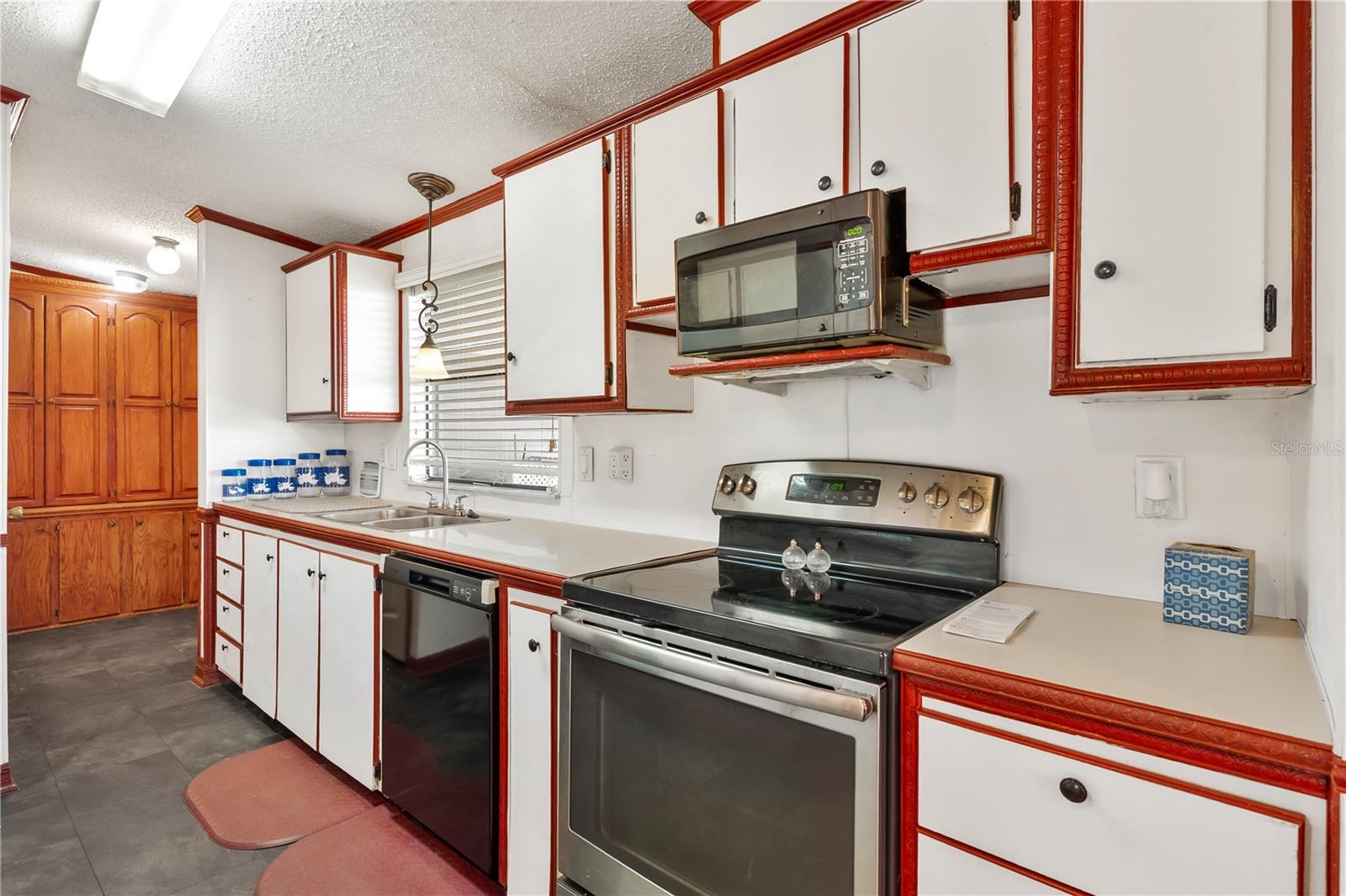 LEESBURG EAST COACHWOOD COLONY ADD 02 - Residential