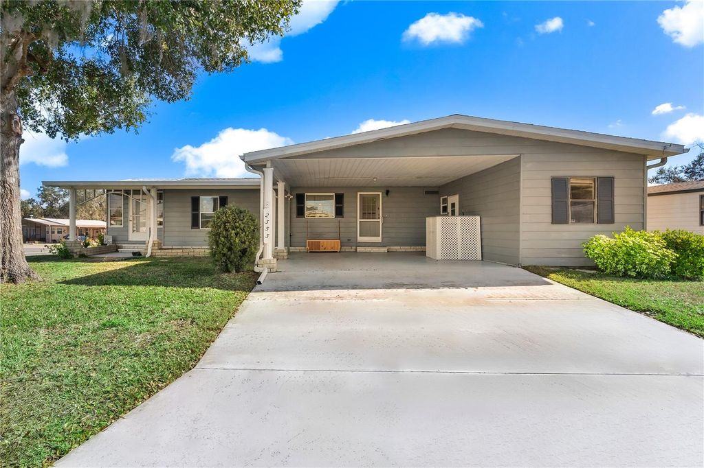 Photo of 2353 W Coach N Four Drive, Leesburg, FL 34748 (MLS # G5106192)