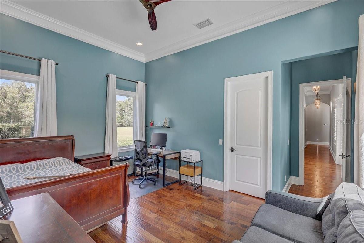 SANCTUARY ON LIVINGSTON PH - Residential