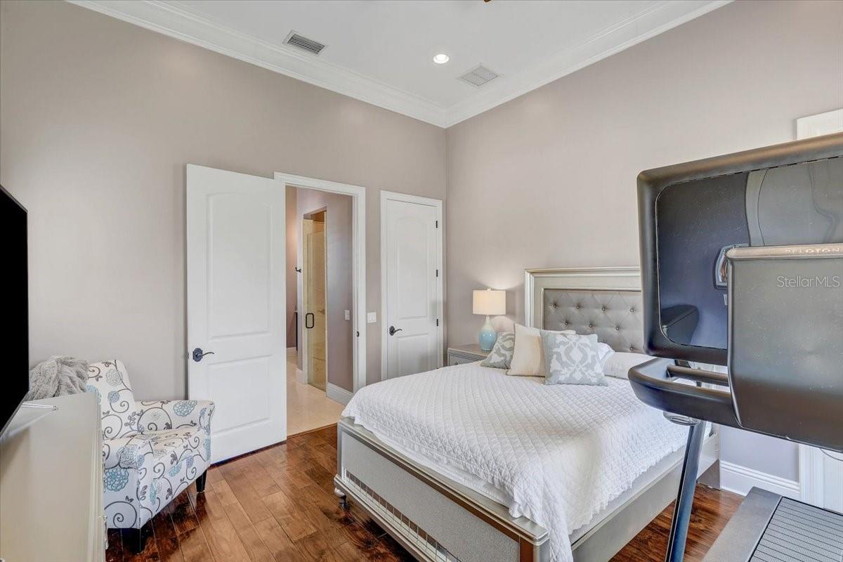 SANCTUARY ON LIVINGSTON PH - Residential