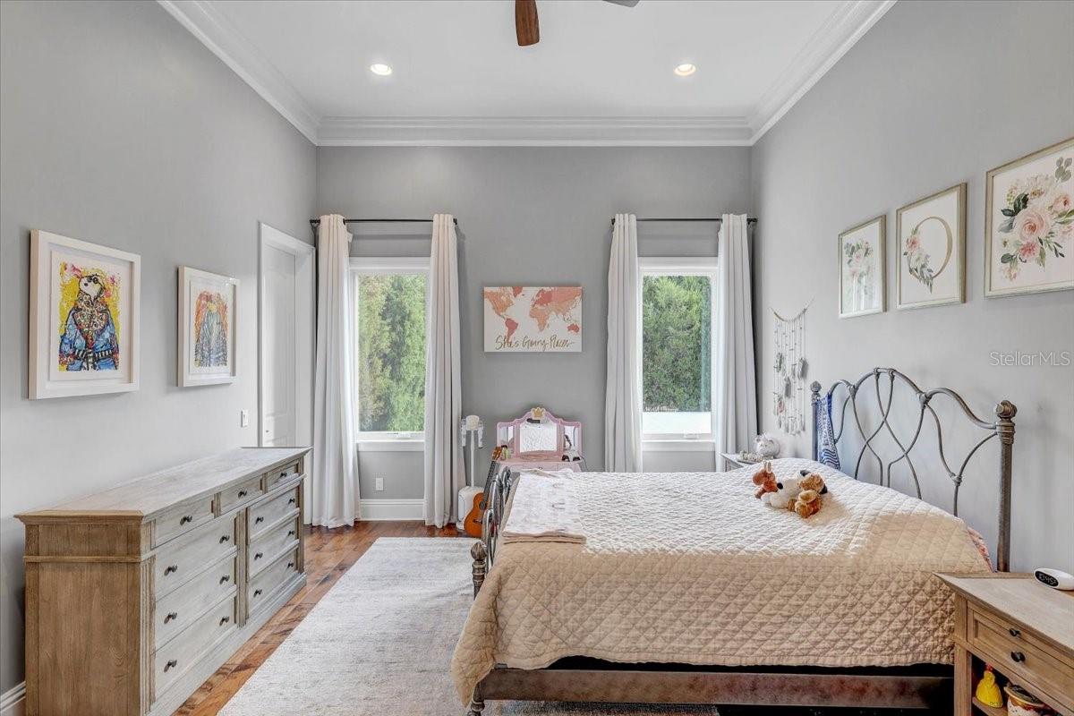 SANCTUARY ON LIVINGSTON PH - Residential