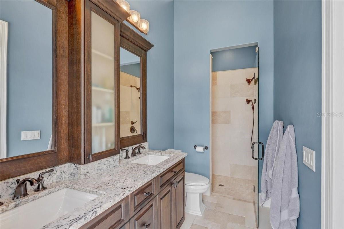 SANCTUARY ON LIVINGSTON PH - Residential