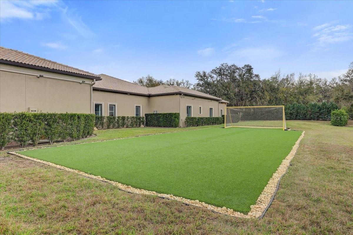 SANCTUARY ON LIVINGSTON PH - Residential