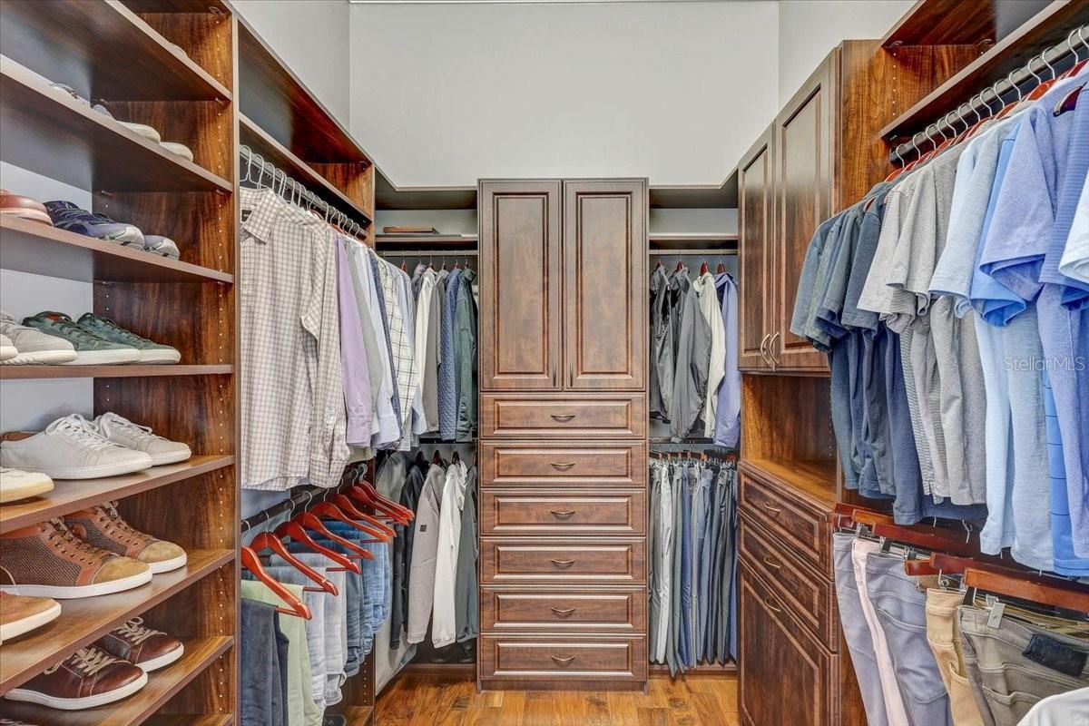 SANCTUARY ON LIVINGSTON PH - Residential