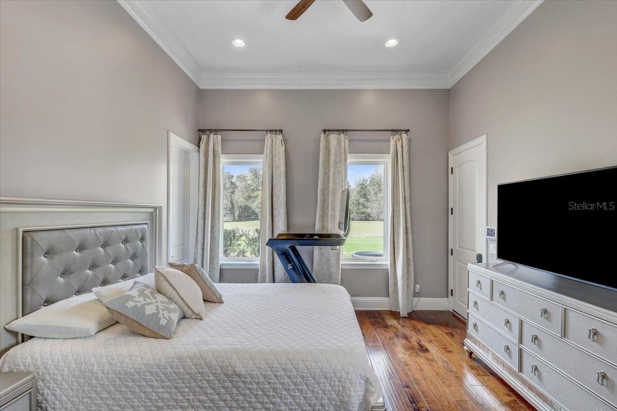 SANCTUARY ON LIVINGSTON PH - Residential