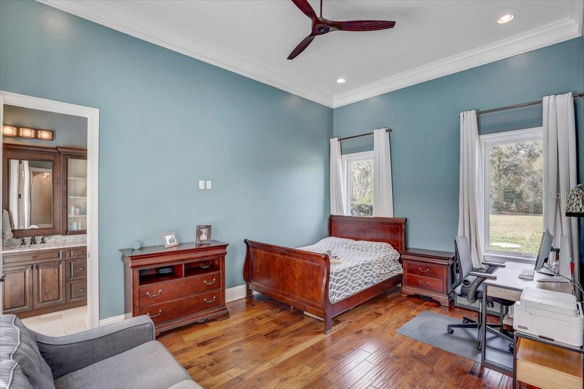 SANCTUARY ON LIVINGSTON PH - Residential