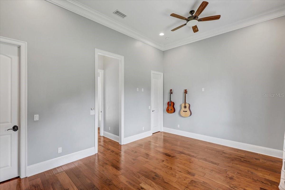 SANCTUARY ON LIVINGSTON PH - Residential