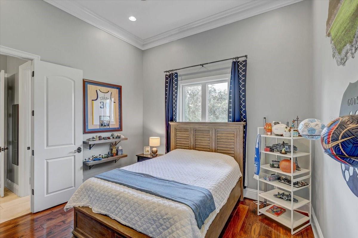 SANCTUARY ON LIVINGSTON PH - Residential