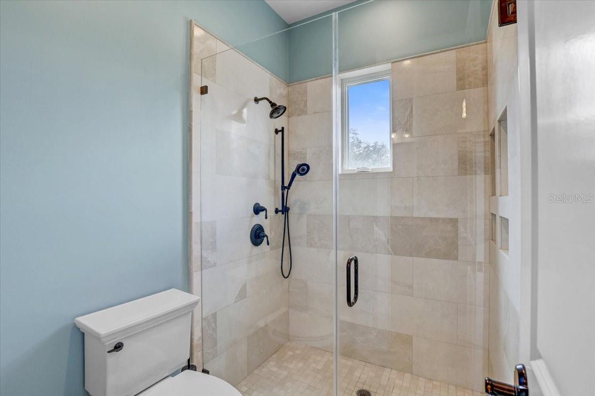 SANCTUARY ON LIVINGSTON PH - Residential