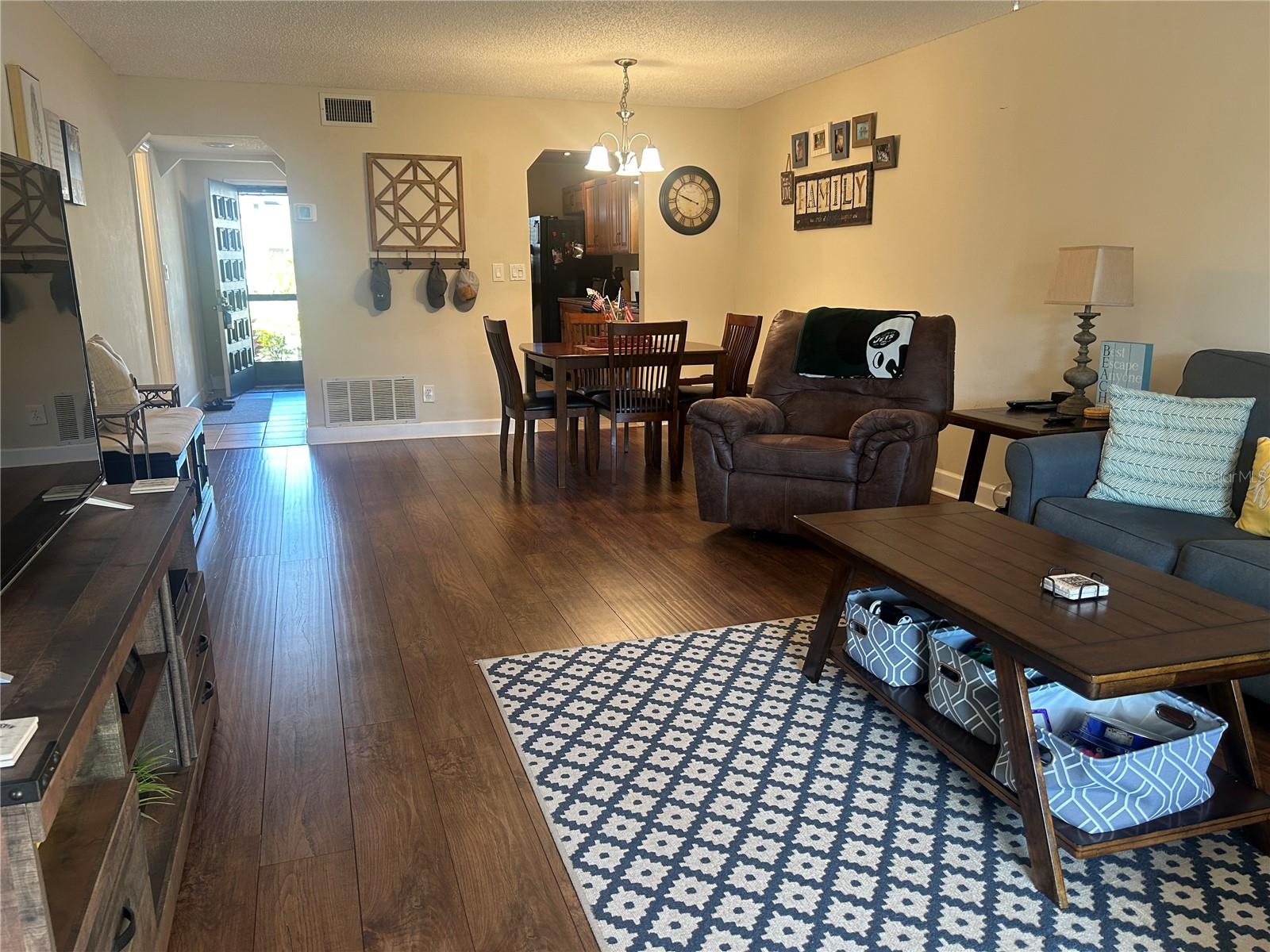 2105 CORDOVA GREEN 2105