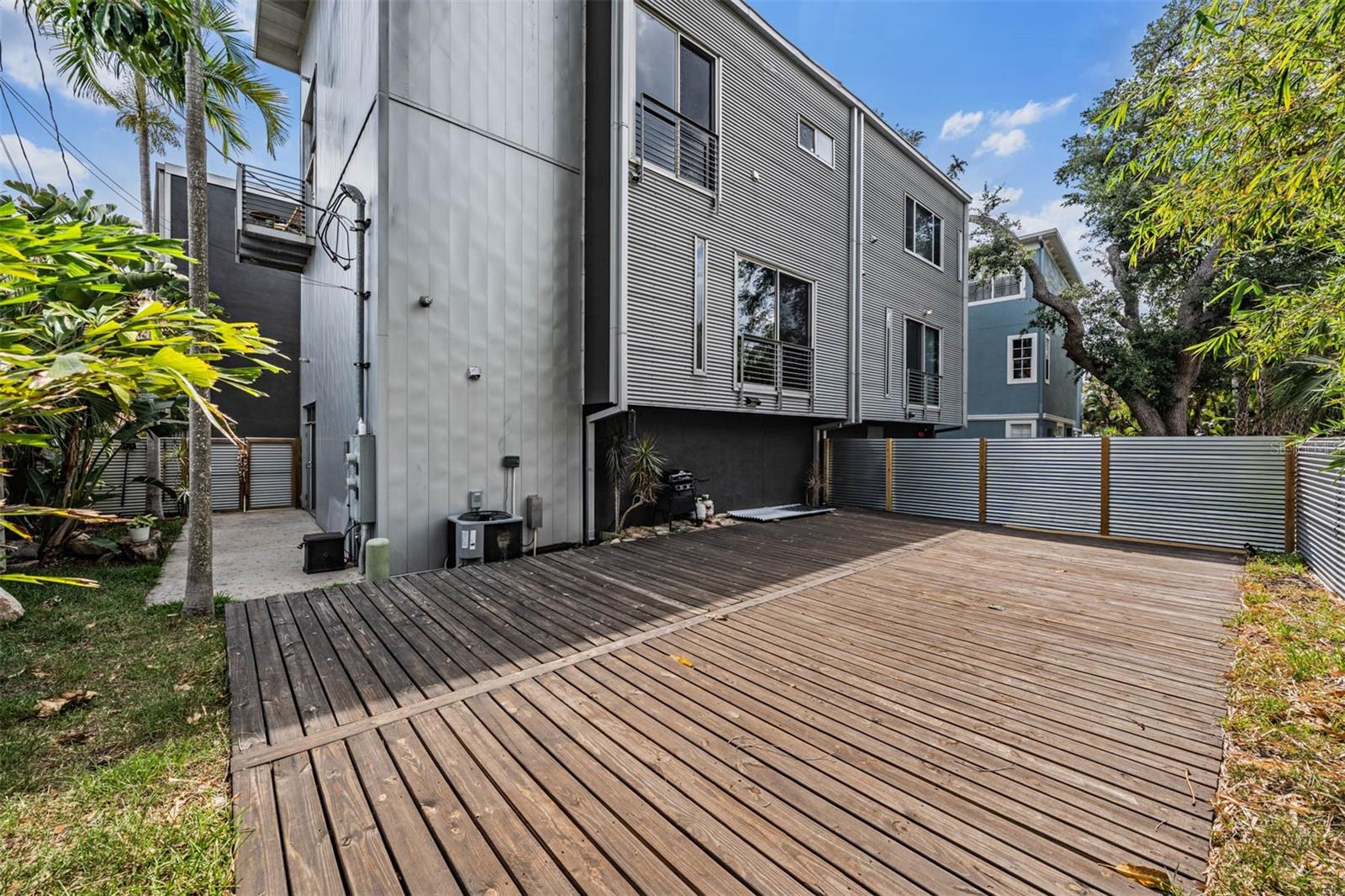 PARKLAND LOFTS - Residential
