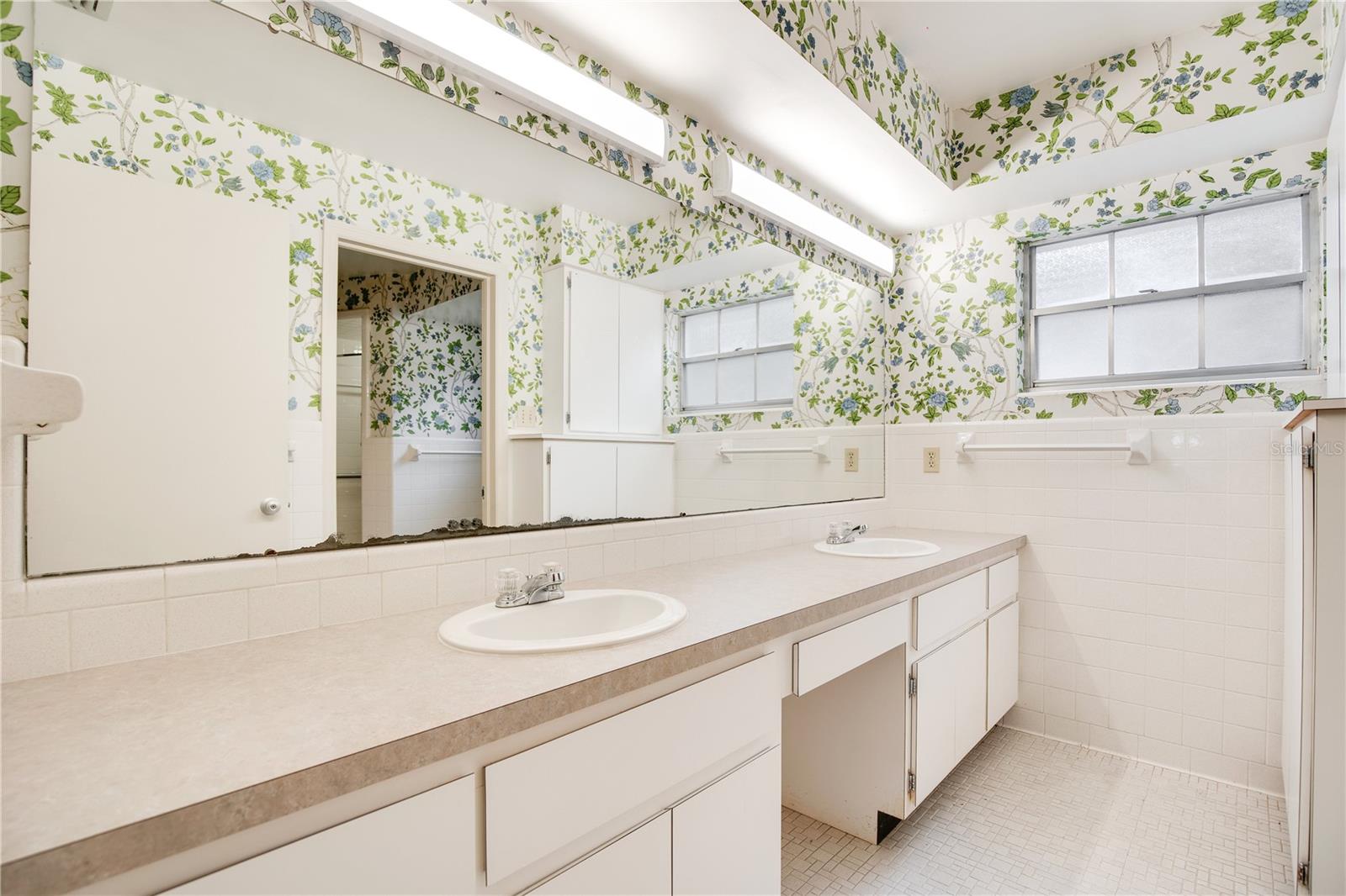 SUMMERPORT BEACH - Residential