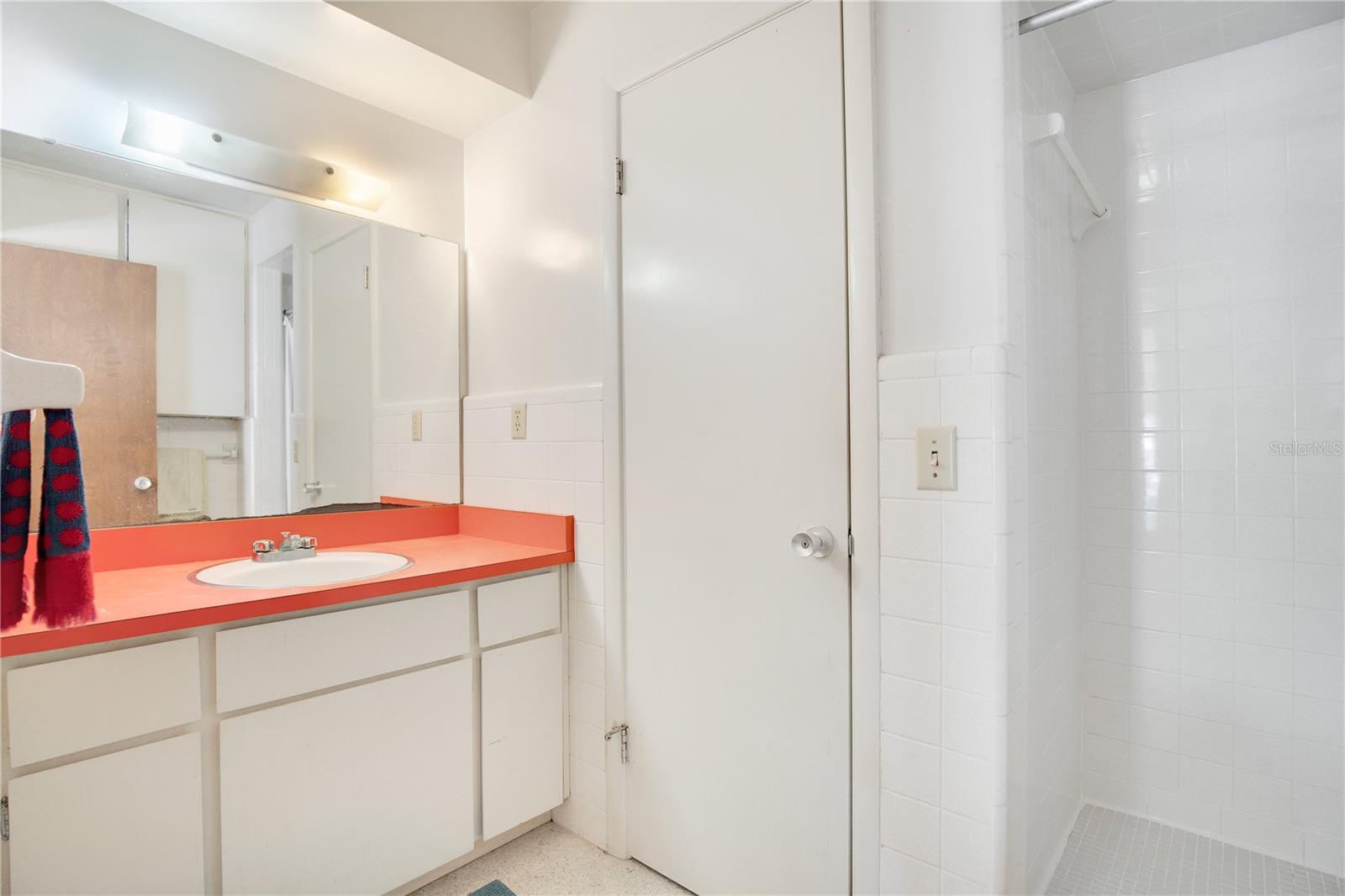 SUMMERPORT BEACH - Residential