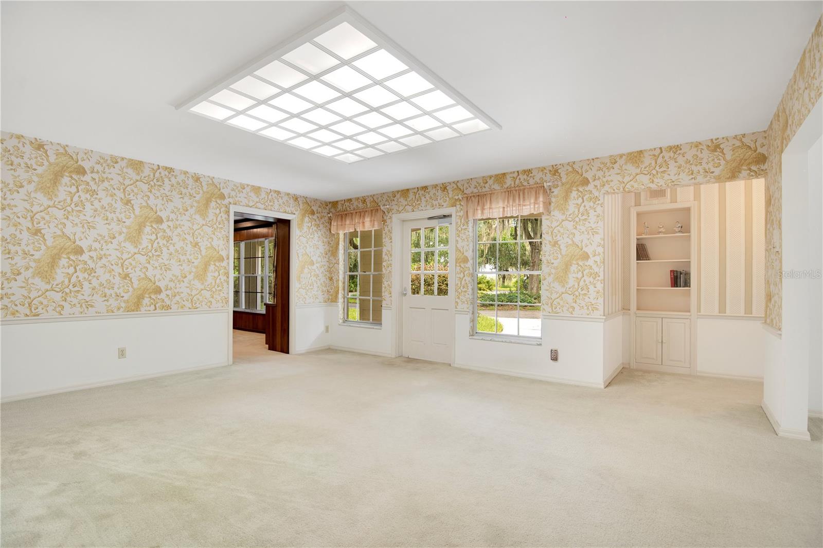 SUMMERPORT BEACH - Residential