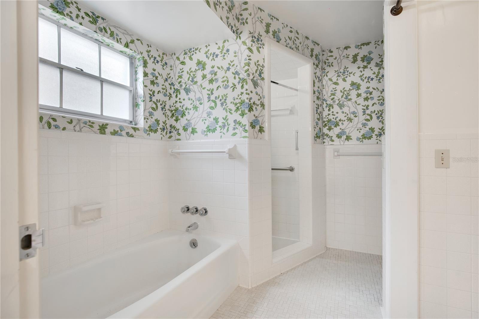 SUMMERPORT BEACH - Residential