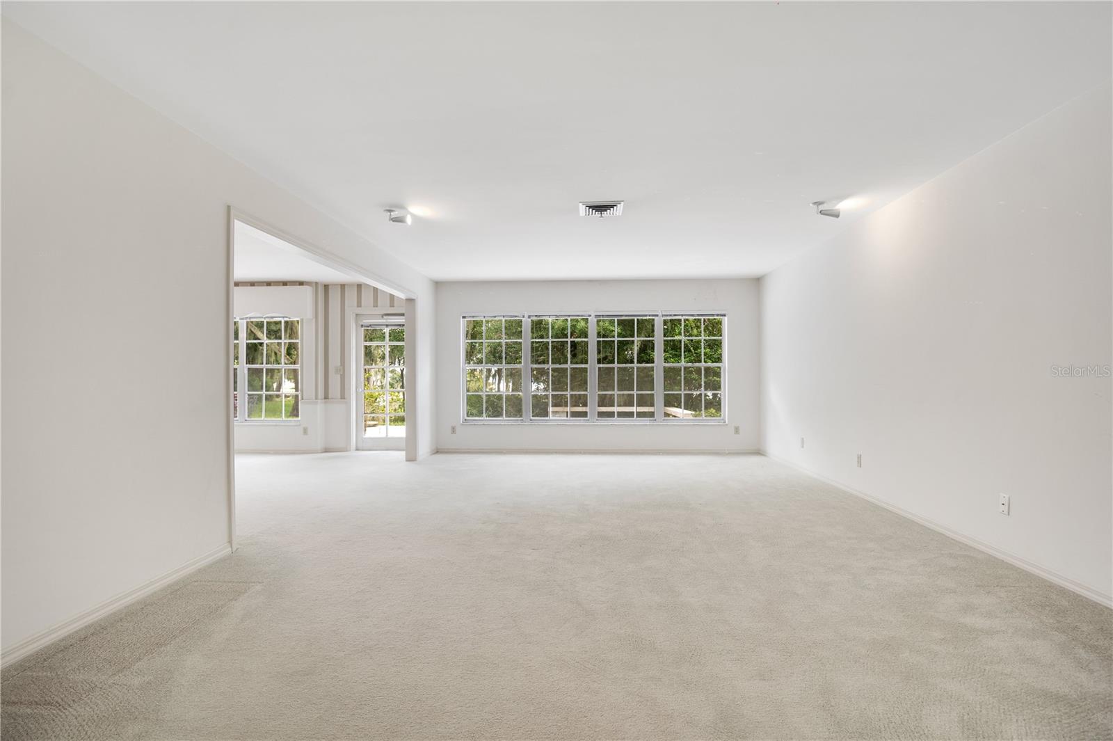 SUMMERPORT BEACH - Residential