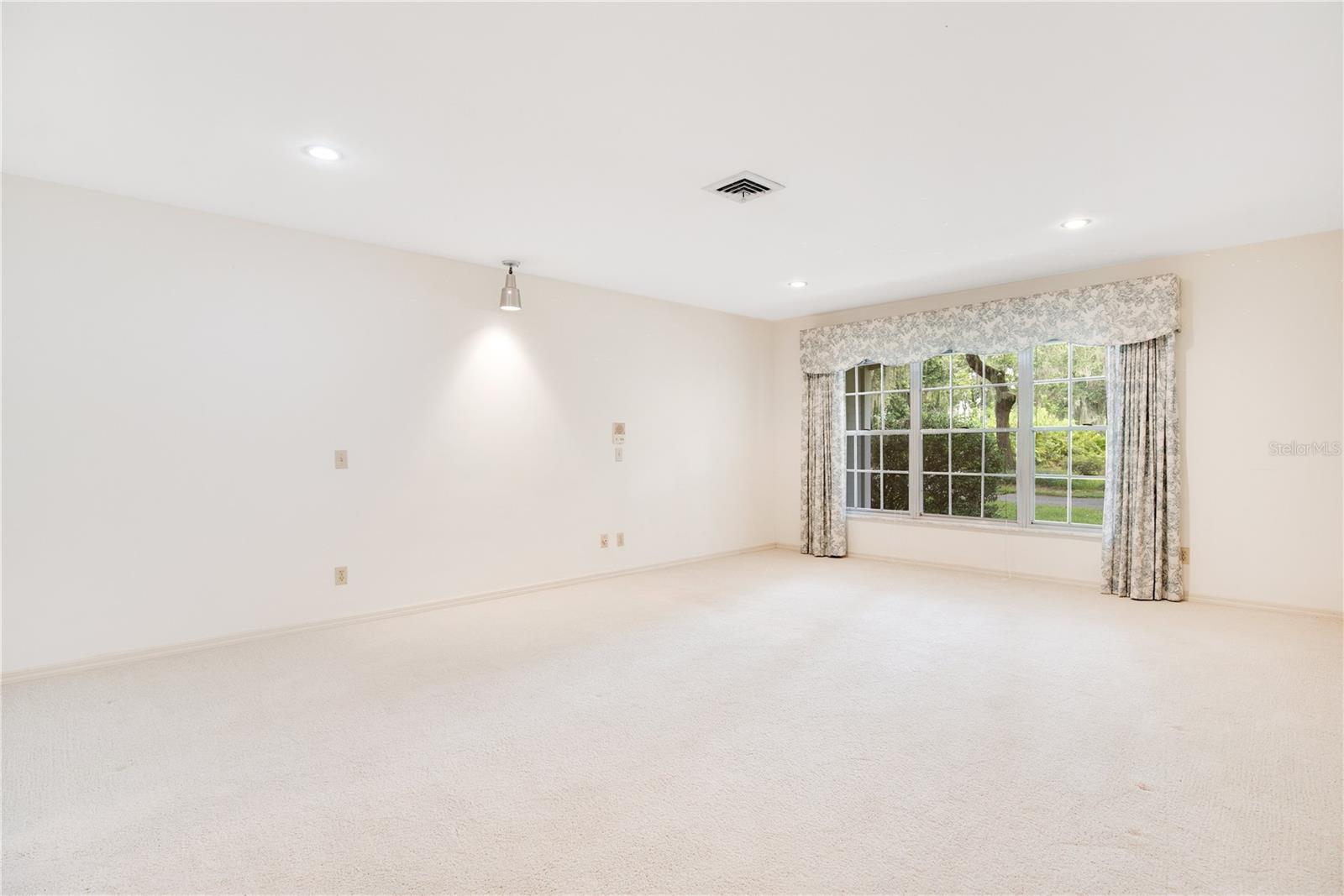 SUMMERPORT BEACH - Residential