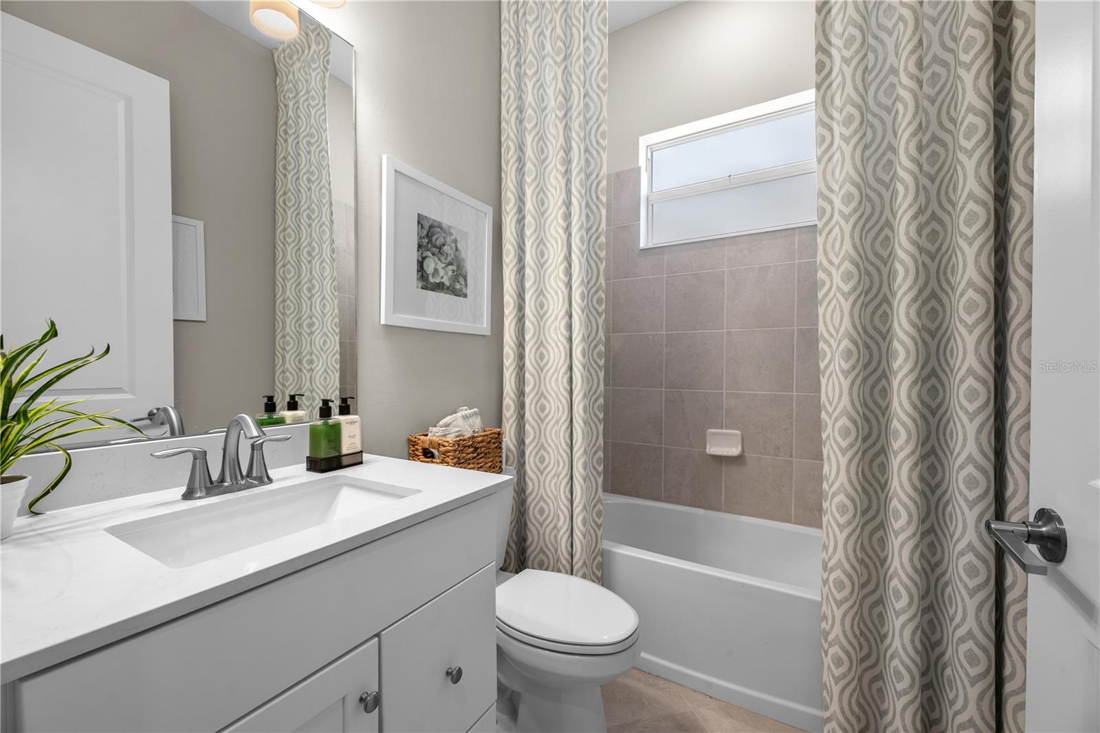 HARBOR EAST - Residential