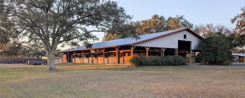 Photo of 18800 SE 47th Place, Morriston, FL 32668 (MLS # OM712721)