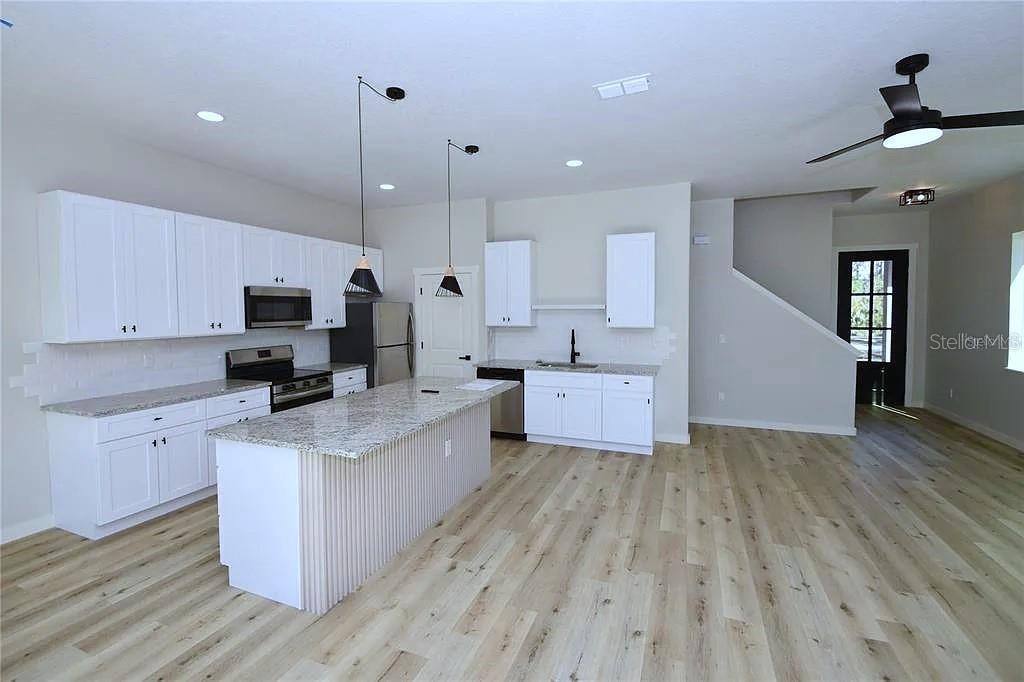 1 FANSHAWE LANE