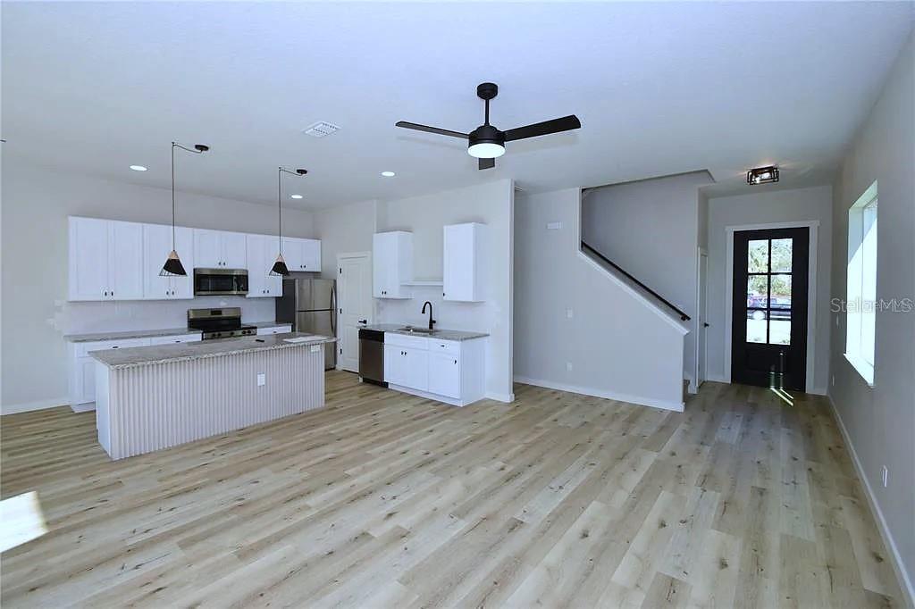 1 FANSHAWE LANE