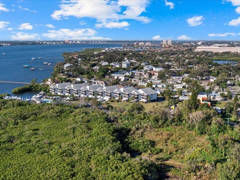 620 LEFFINGWELL AVENUE