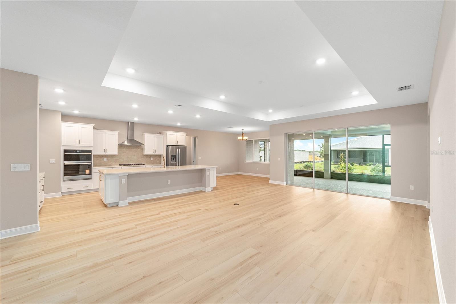 ON TOP OF THE WORLD - Residential