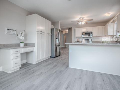 Tiny photo for 702 Perez Place, The Villages, FL 32159 (MLS # G5105886)