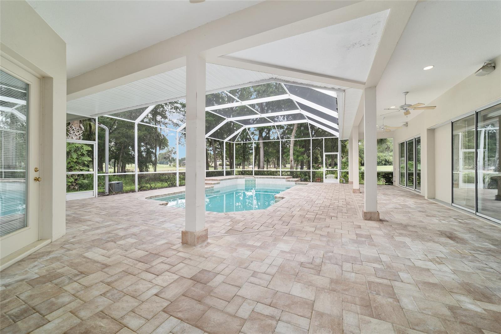COUNTRY CLUB/OCALA UN 02 - Residential