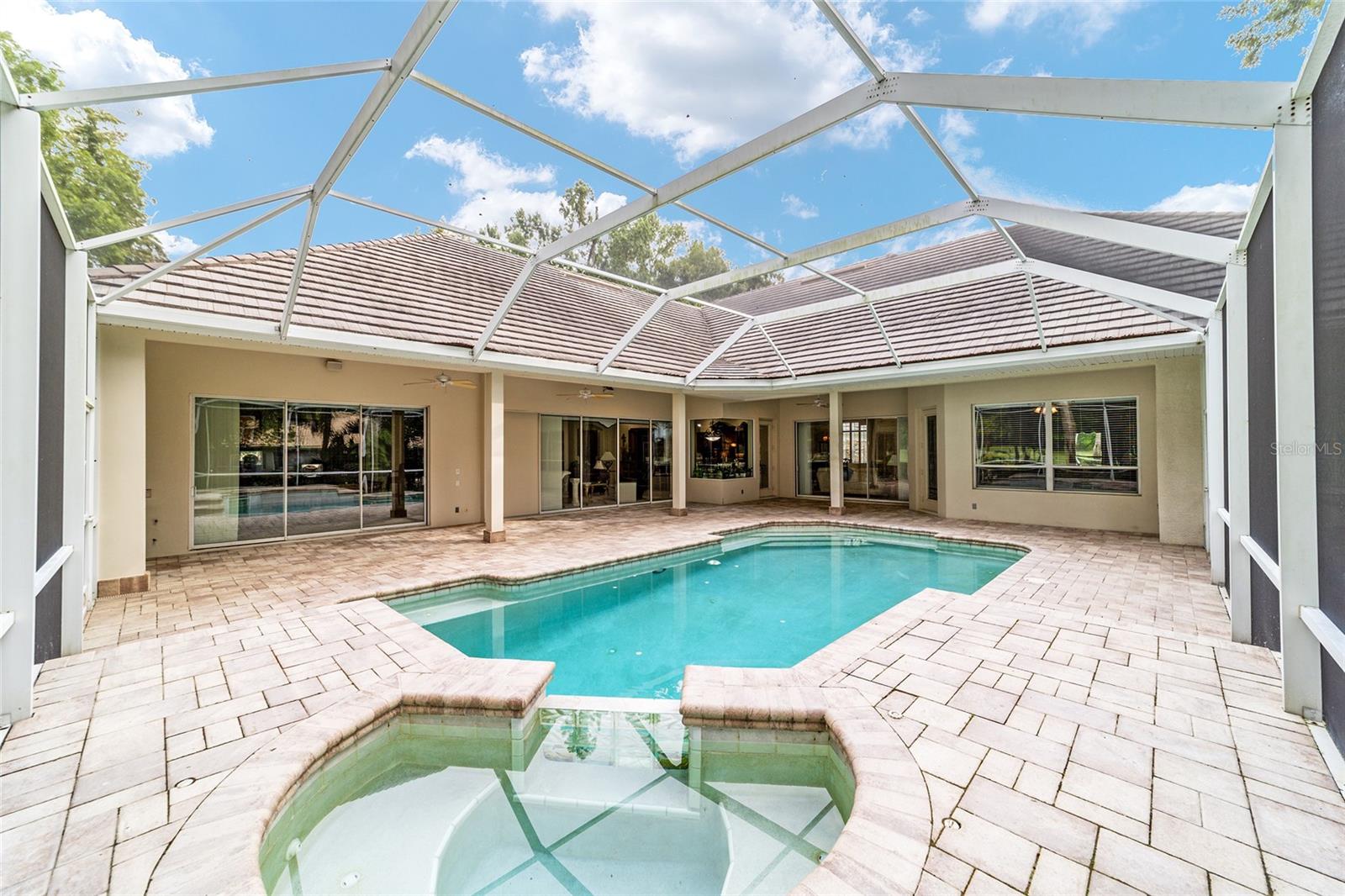 COUNTRY CLUB/OCALA UN 02 - Residential