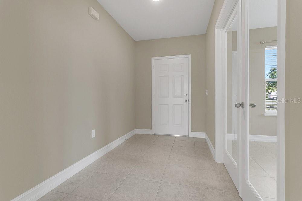 807 GLEN CREEK COURT