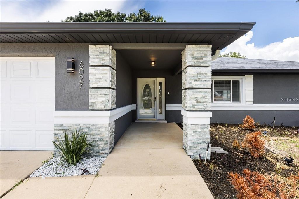 Photo of 6027 SW 98th Street Road, Ocala, FL 34476 (MLS # G5108246)