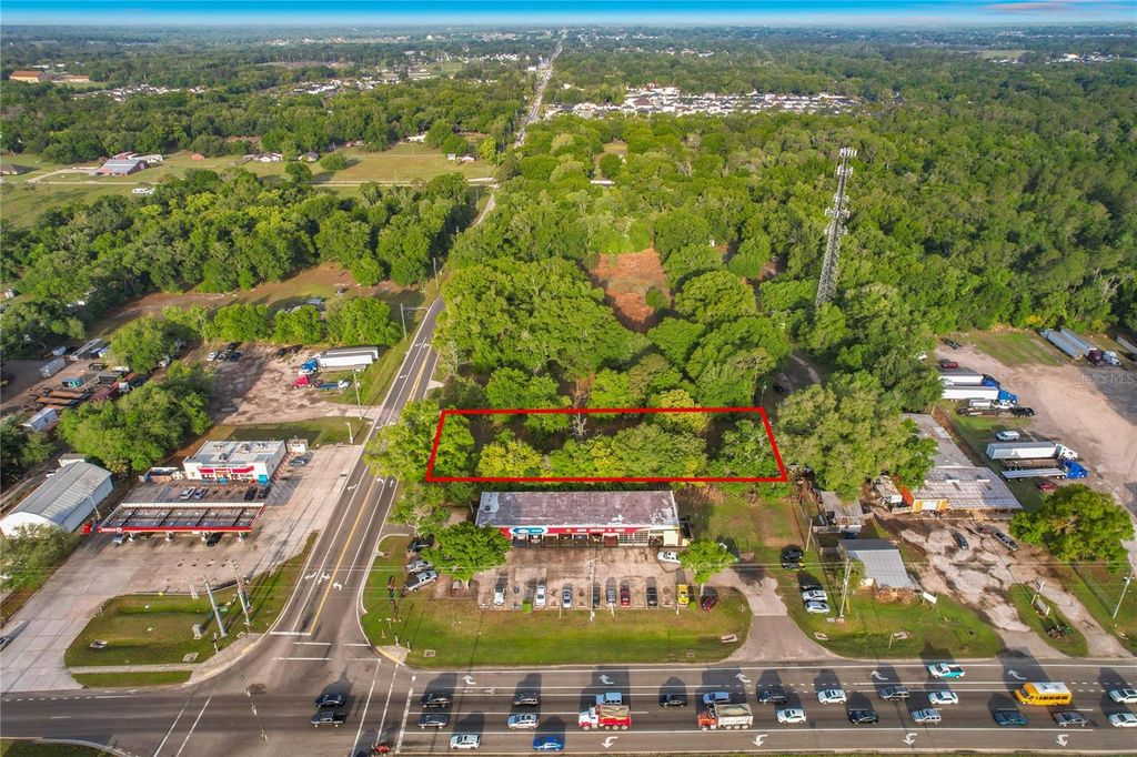 Photo of 1215 Duff Road, Lakeland, FL 33810 (MLS # L4961354)