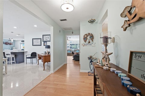 2015 Park Street N, St Petersburg, FL 33710