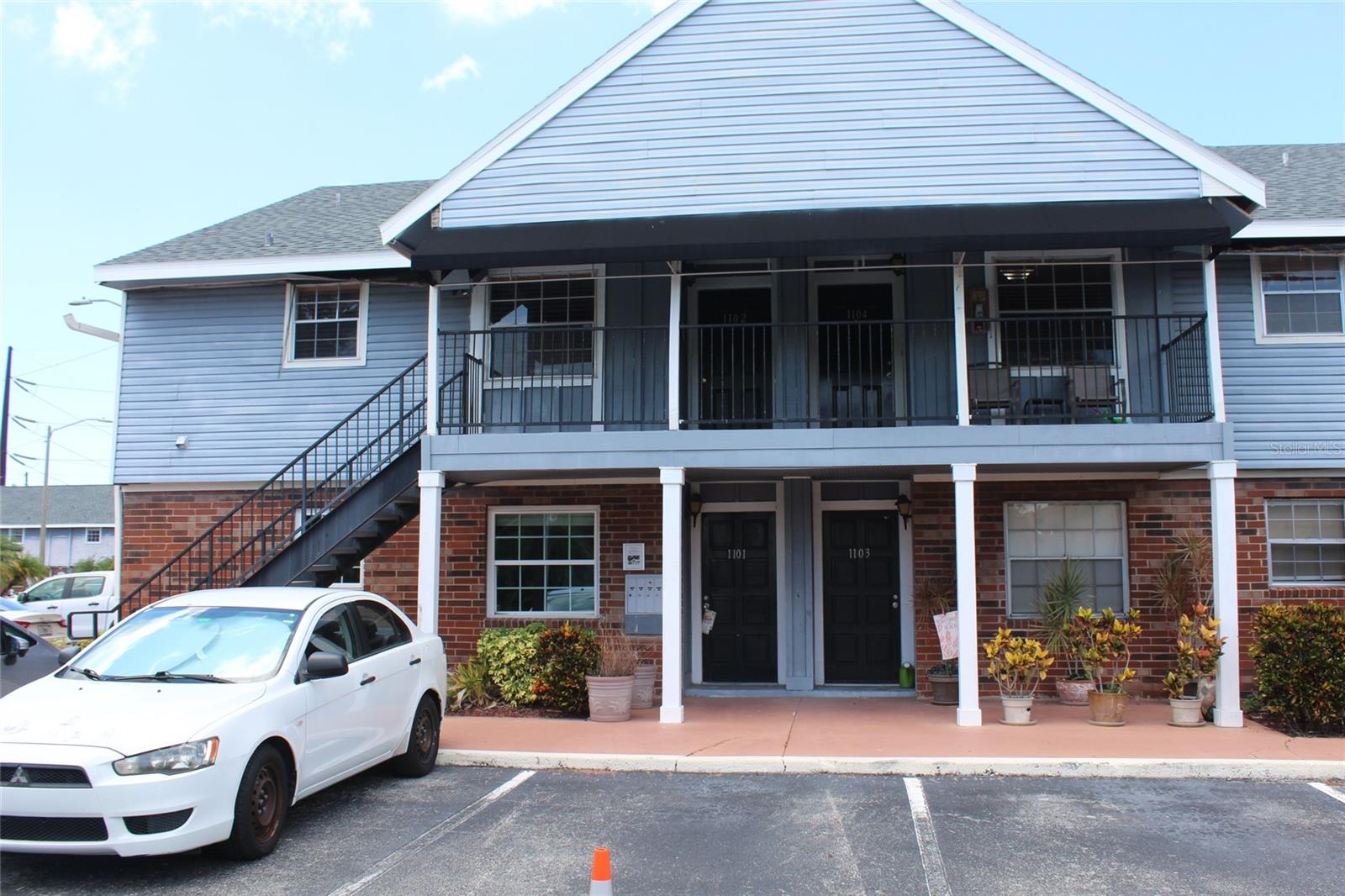 Turnkey Investment Opportunity – Reliable Tenant in Place!
Welcome to 200 Country Club Drive, Unit 1104 – a well-maintained, income-producing condo located in a desirable, centrally located community. This 1-bedroom, 1-bath unit is tenant-occupied with a solid lease in place through October 2025, generating $1,500/month in consistent rental income. The current tenant has a flawless three-year payment history and has expressed strong interest in extending the lease for at least two more years.
Inside, the unit features a spacious layout with an open-concept living/dining area, a private screened-in patio, and in-unit laundry. The property is just minutes from golf courses, shopping, beaches, and local amenities, offering long-term appeal to both investors and future owner-occupants.
This is a perfect low-maintenance investment with a dependable tenant, great cash flow, and room for appreciation. Don’t miss your chance to own a stable asset in a high-demand area.