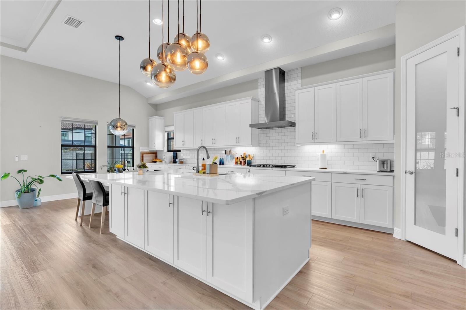 12197 BROKEN OAK LANE