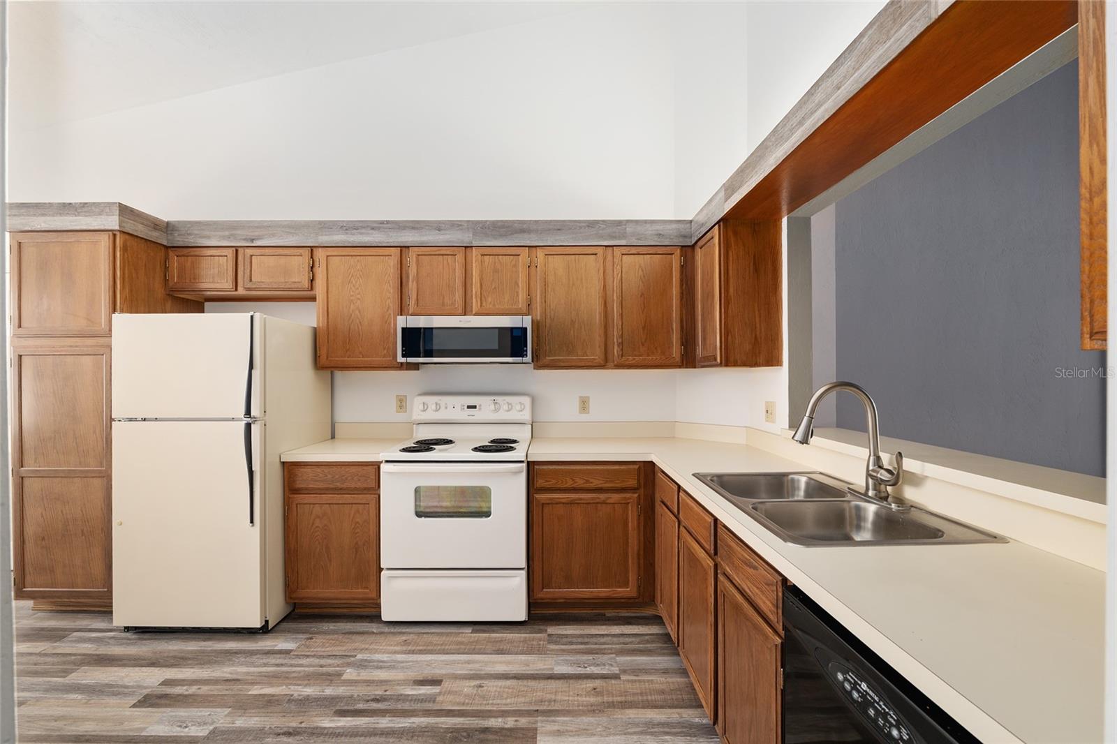 MEADOWBROOK CONDO - Residential