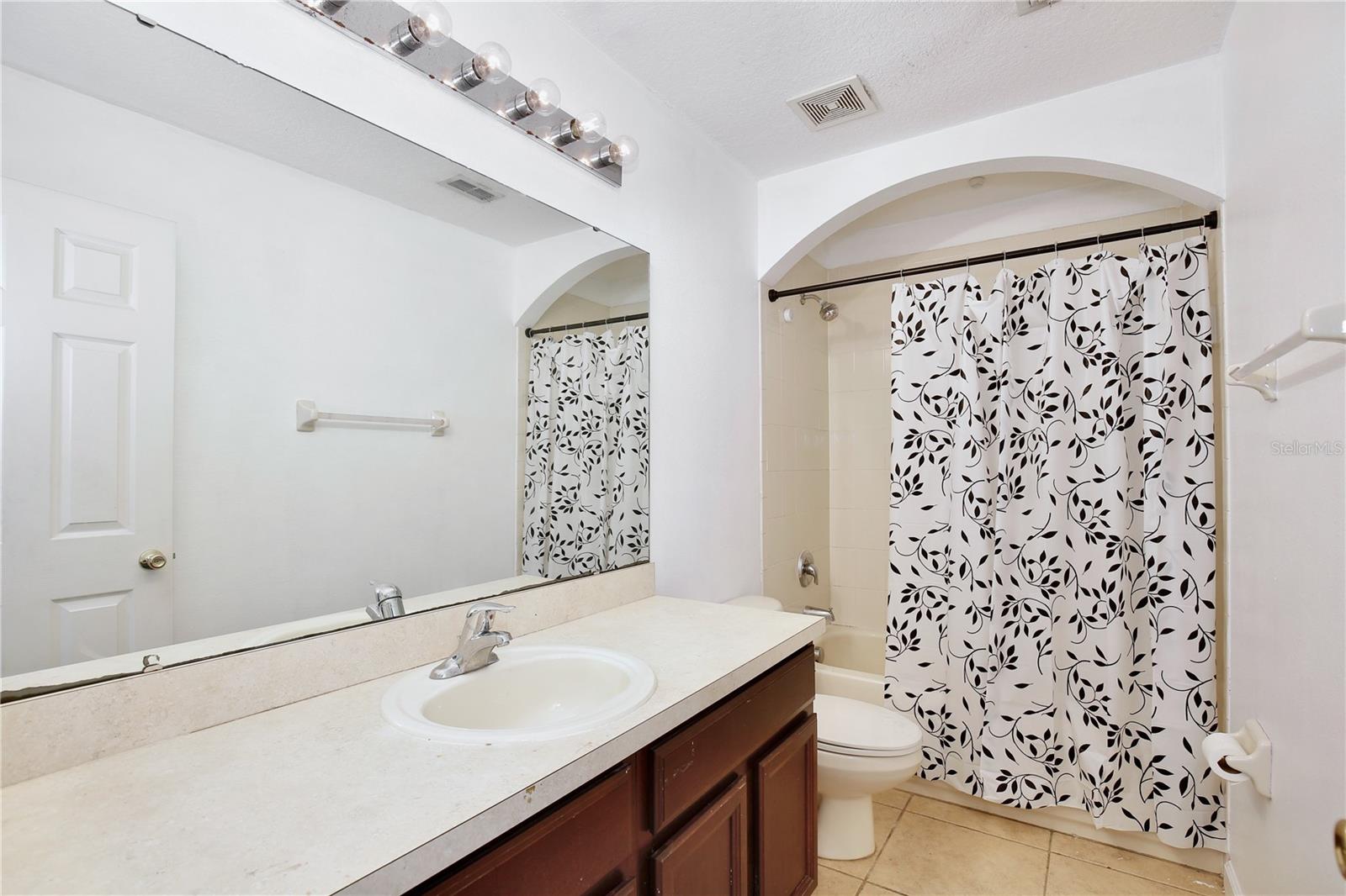 ENCLAVE/MOSS PARK - Residential